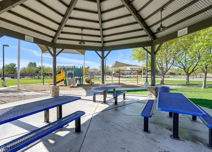 On Johnson Ranch Golf Course: San Tan Valley Holiday home