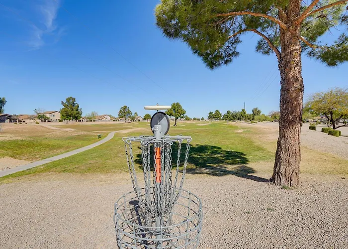 On Johnson Ranch Golf Course: San Tan Valley Holiday home *